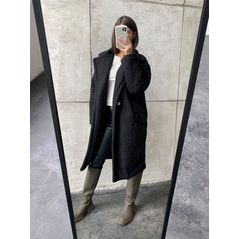 Жіноча тепла шубка із підкладкою синтепон 100 чорного кольору 30246, Колір: Чорний, Розмір: 42-46, фото , зображення 5