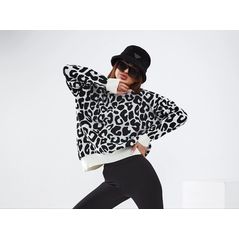 Женский свитер свободного кроя белый 1041, Цвет: Белый, Размер: 42-46 UKR (One size), фото , изображение 2